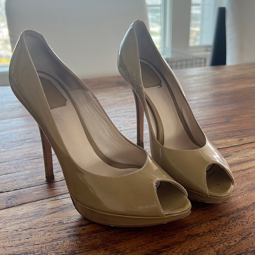 Christian Dior, size 38, nude patent leather. 5 inch heel